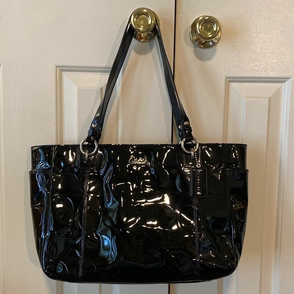 Coach Black Patent Leather Shoulder Bag in EUC - Picture 1 of 10